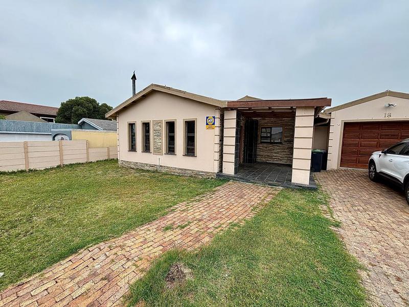 5 Bedroom Property for Sale in Bothasig Western Cape